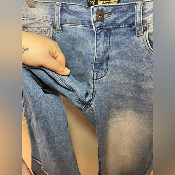 ✨2 for $6 Suzanne Betro Cute Denim Jeans Size 8 #A1 - Picture 4 of 10